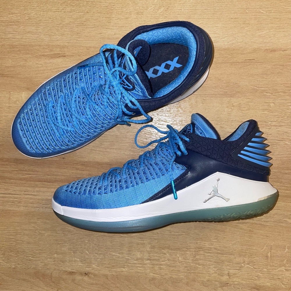 Jordan XXXII Low UNC Win Like 82 Athletic Shoes - Size: 10.5